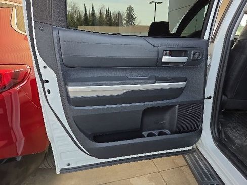 Used 2016 Toyota Tundra Limited AWD/4WD image 28