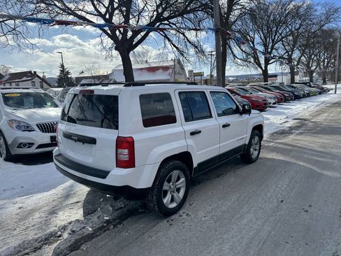 Used 2017 Jeep Patriot Sport w/ Tire & Wheel Group image 4