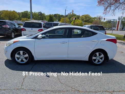 Used 2013 Hyundai Elantra GLS w/ Preferred Pkg FWD image 2