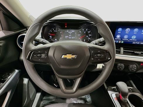 Used 2025 Chevrolet Trax LS image 11