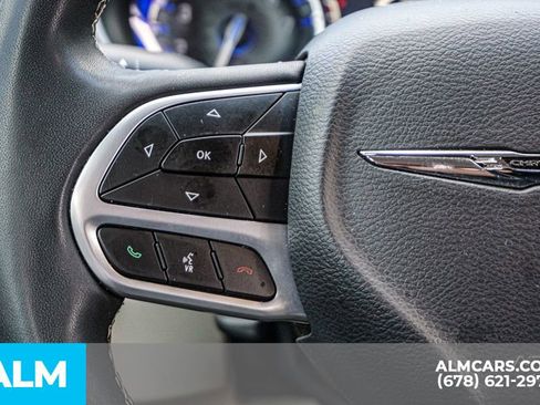 Used 2024 Chrysler Pacifica Touring-L image 31