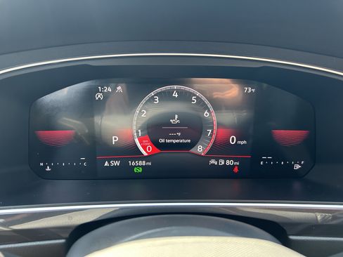 Certified 2024 Volkswagen Tiguan SE R-Line image 11