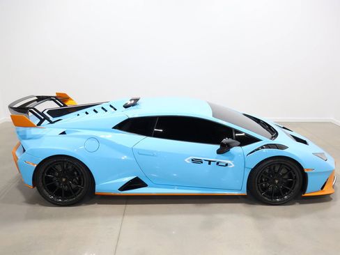 Used 2021 Lamborghini Huracan STO image 42