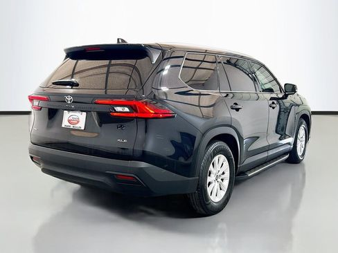 Used 2025 Toyota Grand Highlander AWD image 4
