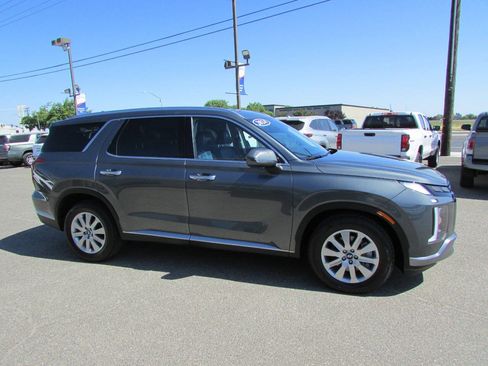 Used 2024 Hyundai Palisade SEL FWD image 5
