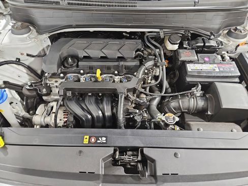 Used 2022 Hyundai Venue SEL image 22