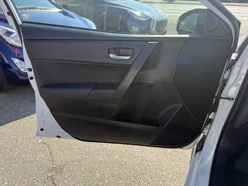 Used 2017 Toyota Corolla SE image 13