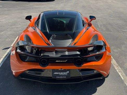 Used 2019 McLaren 720S RWD image 3