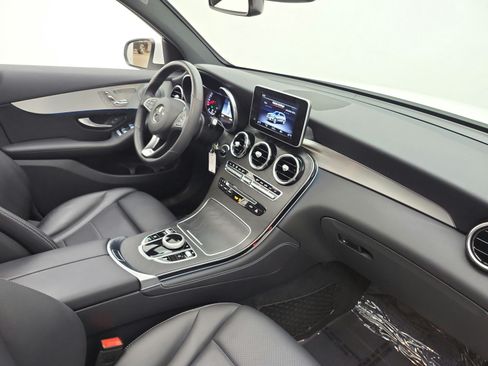 Used 2019 Mercedes-Benz GLC 300 4MATIC image 18
