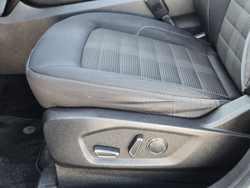 Used 2018 Ford Edge SEL FWD image 24