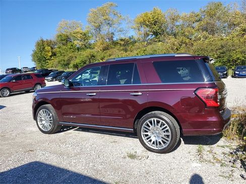 Used 2024 Ford Expedition Platinum image 4