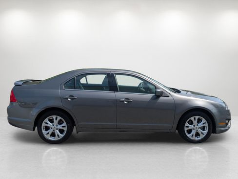 Used 2012 Ford Fusion SE image 4