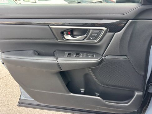 Used 2022 Honda CR-V Touring image 12