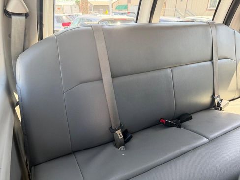 Used 2009 Ford E-350 and Econoline 350 Extended Wagon Super Duty RWD image 31