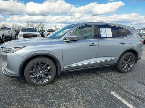 Used 2023 Acura MDX SH-AWD w/ Technology Package image 4