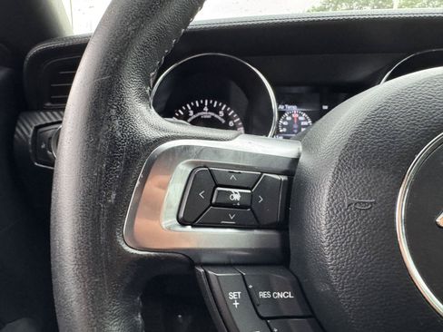 Used 2017 Ford Mustang Coupe RWD image 24