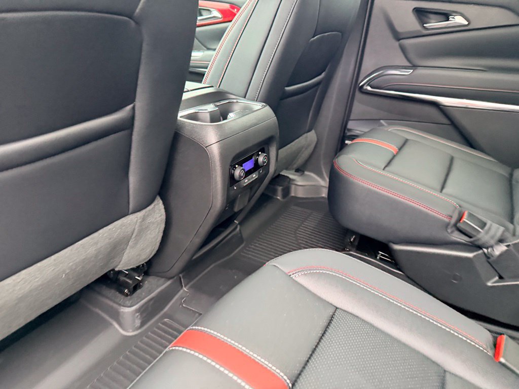 New 2026 Chevrolet Traverse RS w/ LPO, Floor Liner Package FWD image 32