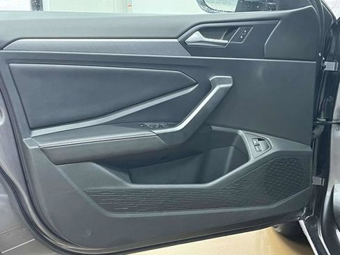 Used 2024 Volkswagen Jetta SE FWD image 15