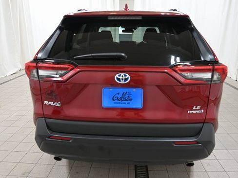 Used 2020 Toyota RAV4 LE image 11