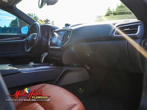 Used 2020 Maserati Ghibli Base image 15