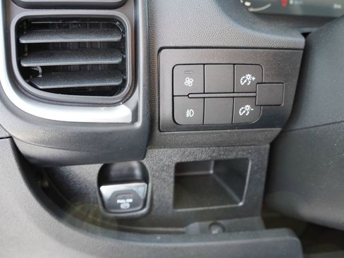 Used 2025 RAM ProMaster 2500 w/ Crew Van Package image 19