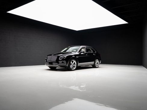 Used 2018 Bentley Bentayga AWD/4WD image 82