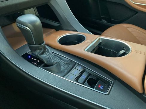 Used 2019 Toyota Avalon Limited w/ Advanced Safety Package image 26