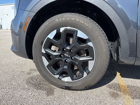 Used 2024 Kia Sorento S image 13