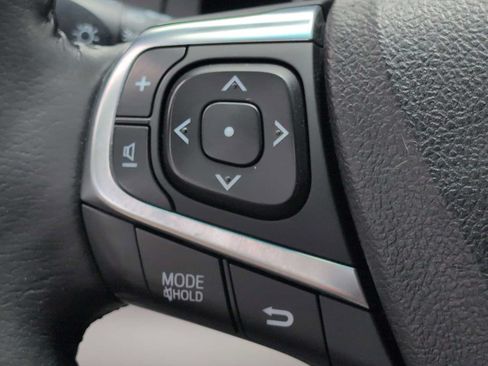 Used 2016 Toyota Camry XLE FWD image 23