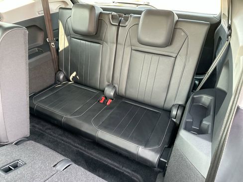 Used 2024 Volkswagen Tiguan SE image 22