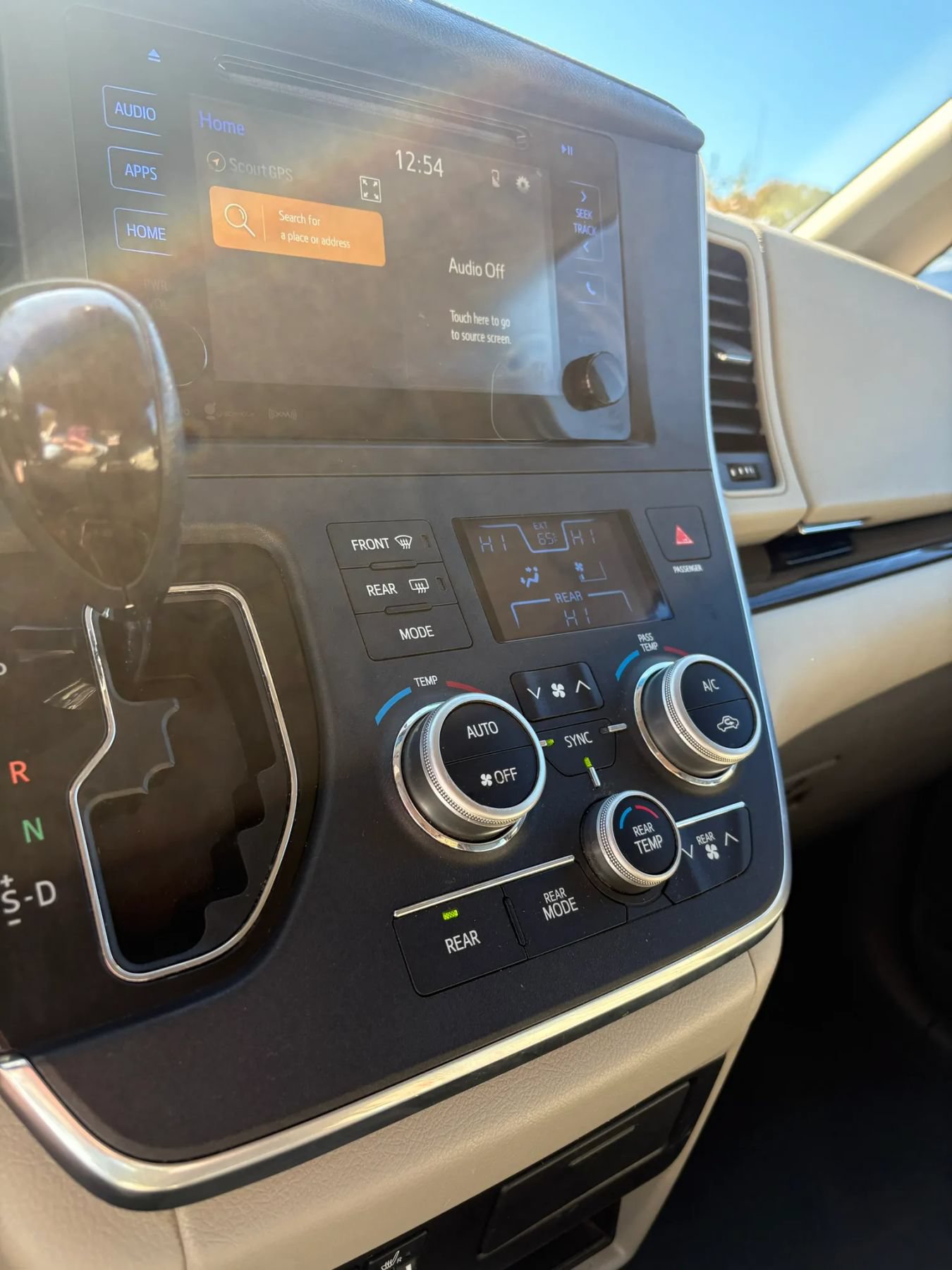 Used 2017 Toyota Sienna XLE AWD/4WD image 17