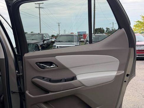 Used 2018 Chevrolet Traverse LT FWD image 20