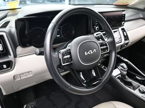 Used 2023 Kia Sorento EX FWD image 11