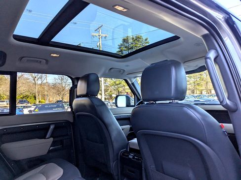 Used 2023 Land Rover Defender 110 X-Dynamic SE image 47