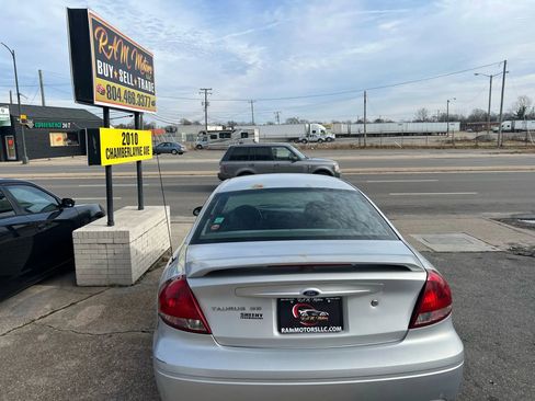 Used 2005 Ford Taurus SE image 10