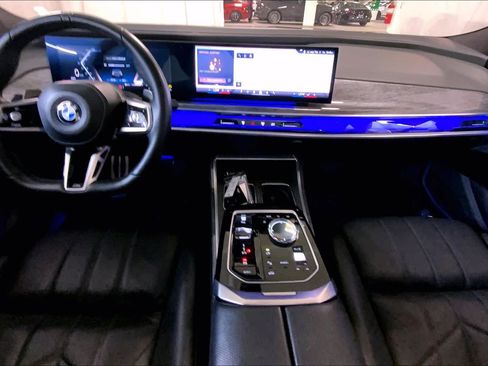 Used 2023 BMW 760i xDrive AWD/4WD image 16