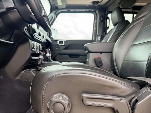 Used 2023 Jeep Wrangler Unlimited Sahara w/ Cold Weather Group image 23