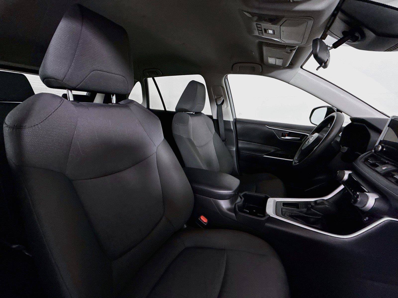 Certified 2025 Toyota RAV4 XLE FWD image 41