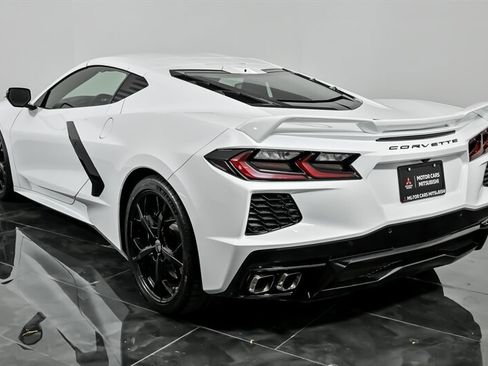 Used 2021 Chevrolet Corvette Stingray Preferred Cpe w/ Z51 Performance Package image 9