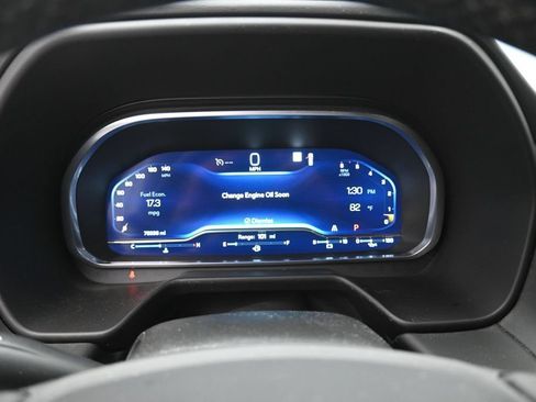 Used 2022 Chevrolet Suburban LT w/ Luxury Package RWD image 6