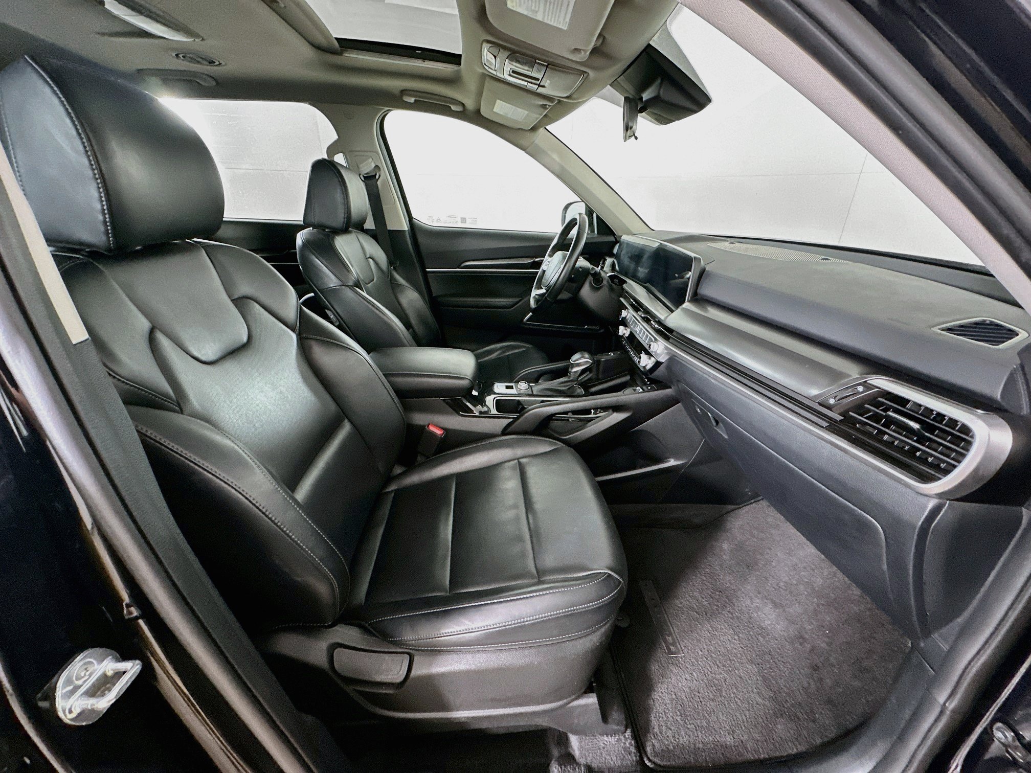 Used 2025 Kia Telluride S AWD/4WD image 35