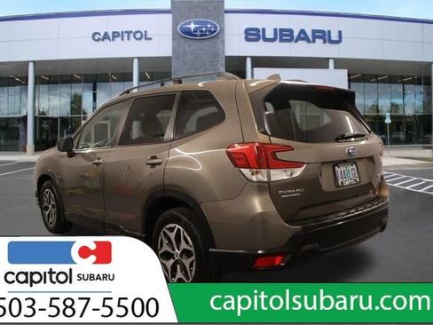 Used 2019 Subaru Forester Premium AWD/4WD image 6