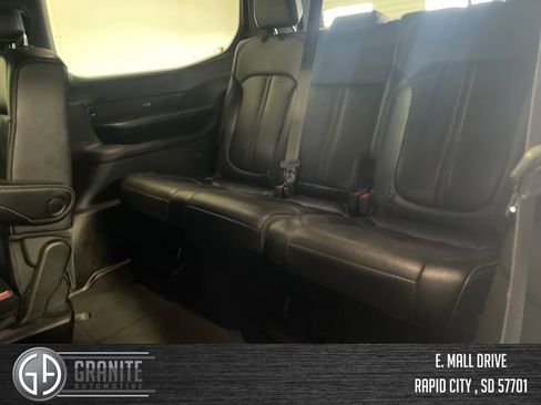 Used 2024 Jeep Wagoneer Series II AWD/4WD image 37
