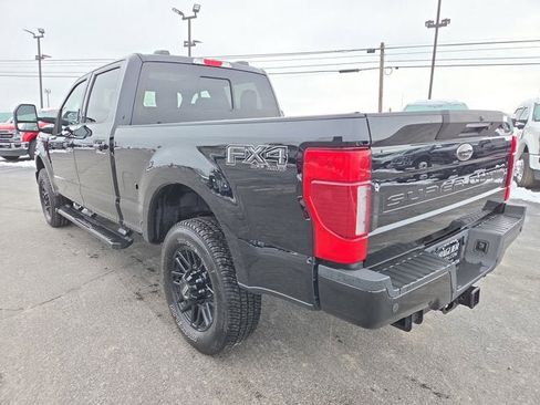 Used 2022 Ford F250 Lariat w/ Black Appearance Package image 4