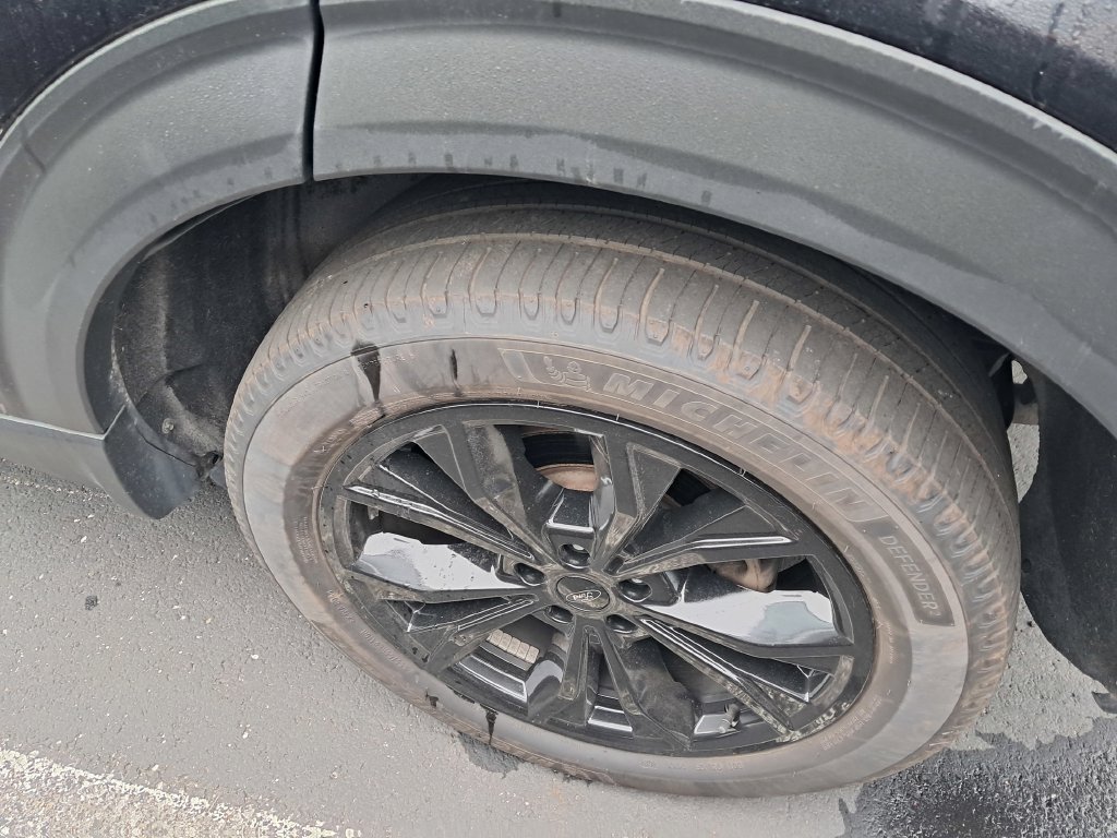 Used 2022 Ford Explorer Limited AWD/4WD image 9