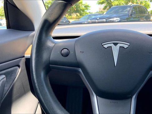 Used 2019 Tesla Model 3 Standard Range Plus RWD image 17
