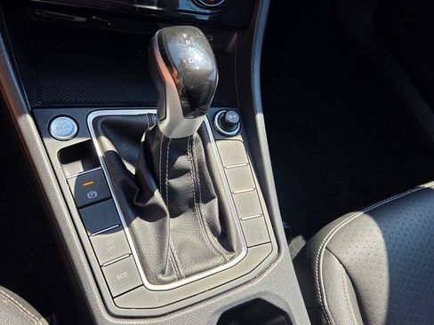 Used 2024 Volkswagen Jetta SE FWD image 23