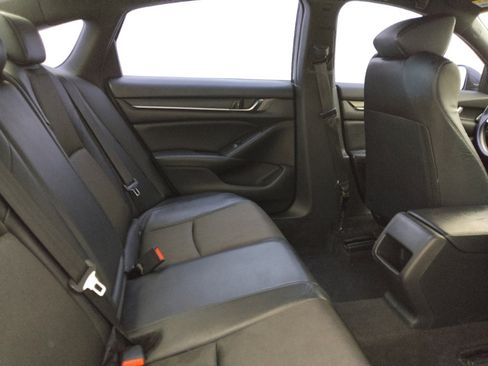 Used 2018 Honda Accord Sport image 19