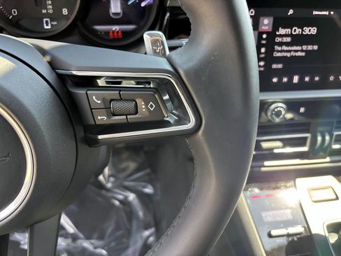 Certified 2026 Porsche Macan AWD/4WD image 28