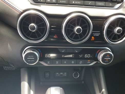 New 2025 Nissan Sentra SR w/ Midnight Edition image 24